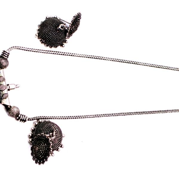 SILVER OXIDIZED BRASS ROUND DESIGN LONG 24 INCHES ADJUSTABLE CHAIN WITH ONE PAIR OF JIMMIKI - Image 2