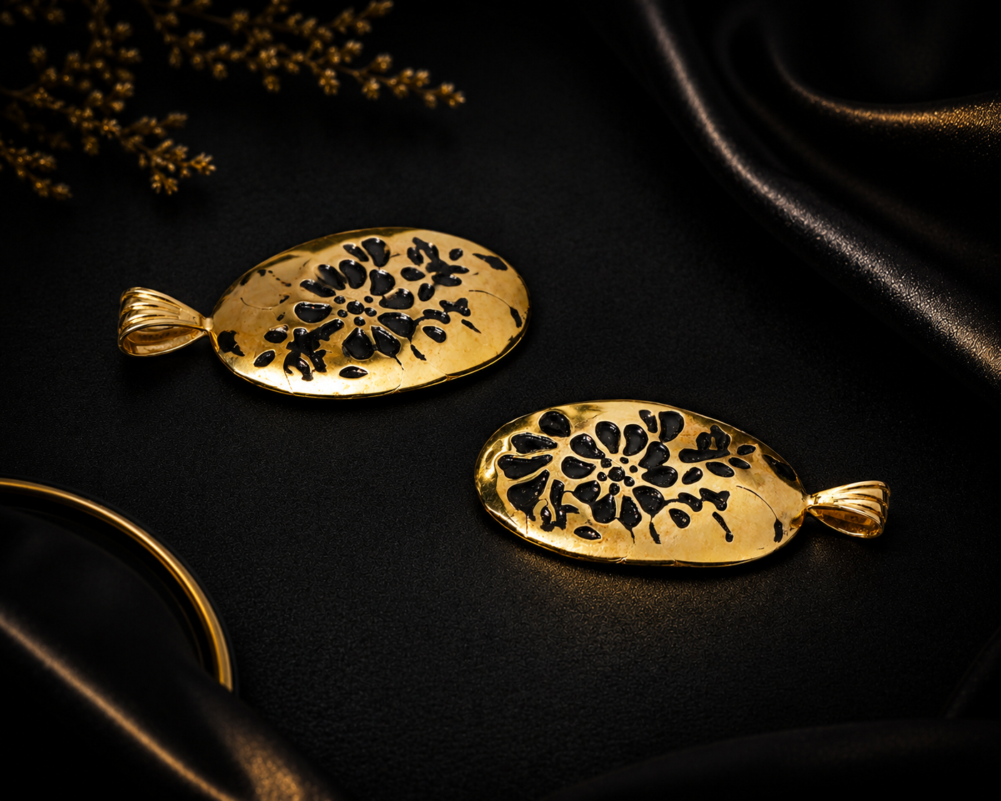 Oxidized Oval Flower Silver Pendant - Image 2