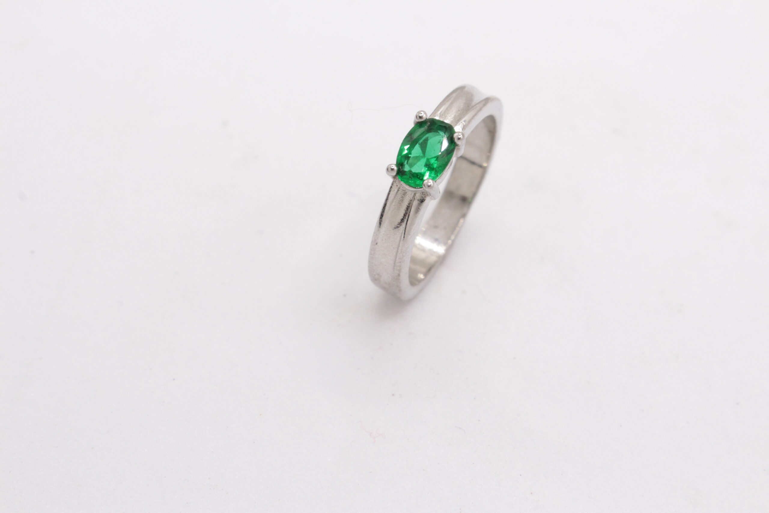 Ladies 925 Sterling Silver Band Ring