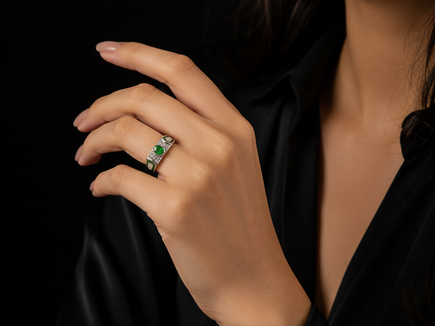 Green Stone & Cubic Zirconia Ring - Image 3